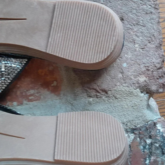 Bolaro by Summer Rio Embellished toe ring sandals - Picture 8 of 10